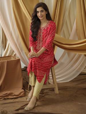 women red embellished kurta 4