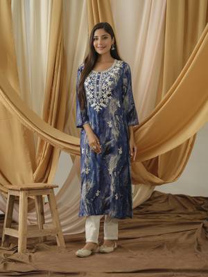 women navy-blue embroidered kurta 2