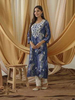 women navy-blue embroidered kurta 3