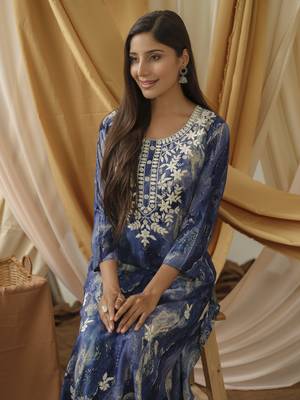 women navy-blue embroidered kurta 5