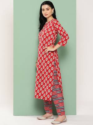 Yufta floral printed regular sequinned pure cotton kurta with trousers & with dupatta 2