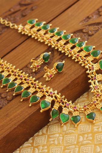 Kerala style gold plated palakka necklace set