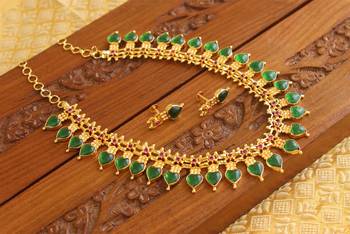 Kerala style gold plated palakka necklace set 4
