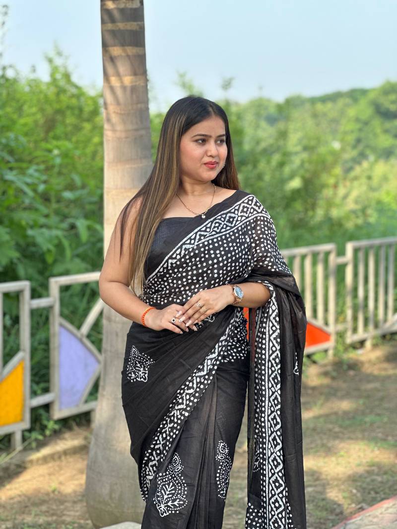 Black Color Cotton Mulmul Bagru Hand Print Saree With Blouse Piece