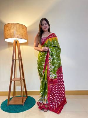Green Color Cotton Mulmul Bagru Hand Print Saree With Blouse Piece 3