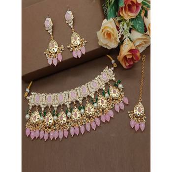 Gold plated traditional kundan pearl choker jewellery set for women 1