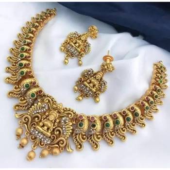 Gold Plated Traditional Kundan Pearl Choker Jewellery Set For Women 1