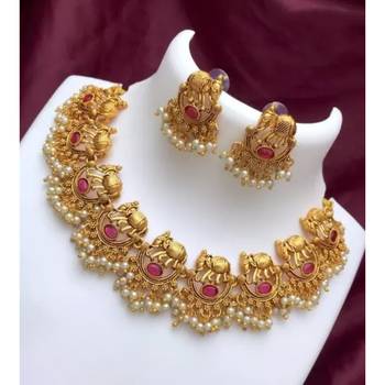 Gold Plated Traditional Kundan Pearl Choker Jewellery Set For Women 1