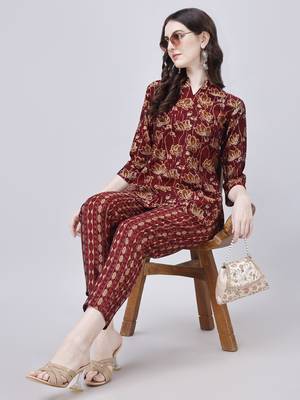 Women   s Geometric Printed Hip Length Cuffed Sleeves Rayon Kurti And Pant Set (Maroon) 1