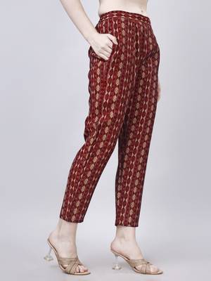 Women   s Geometric Printed Hip Length Cuffed Sleeves Rayon Kurti And Pant Set (Maroon) 5