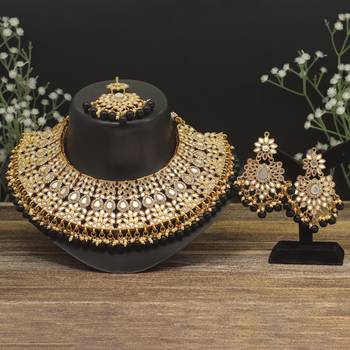 Black color kundan mirror necklaces set 1
