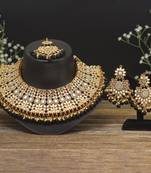 Black color kundan mirror necklaces set