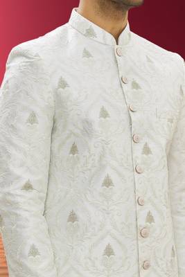 Men's cream woven sherwani 5