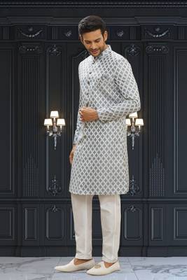 Men's cream woven sherwani 3