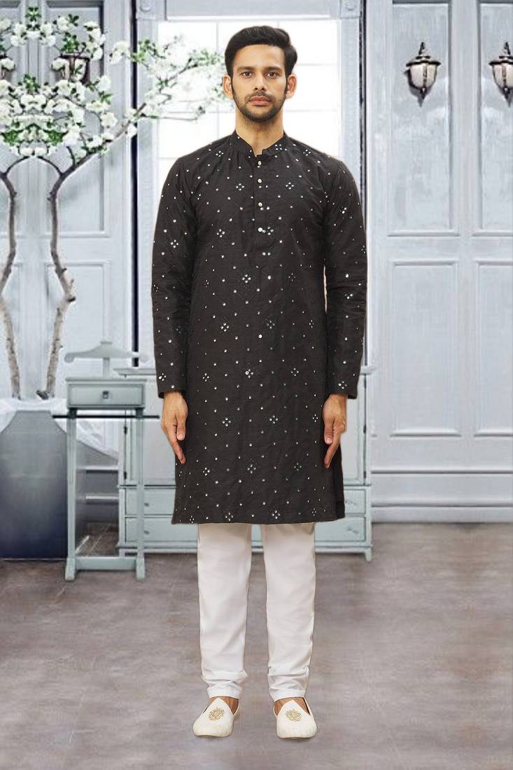 Men's black embroidered kurta pajama