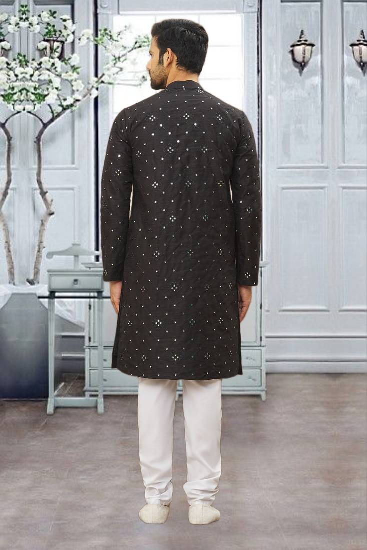 Men's black embroidered kurta pajama
