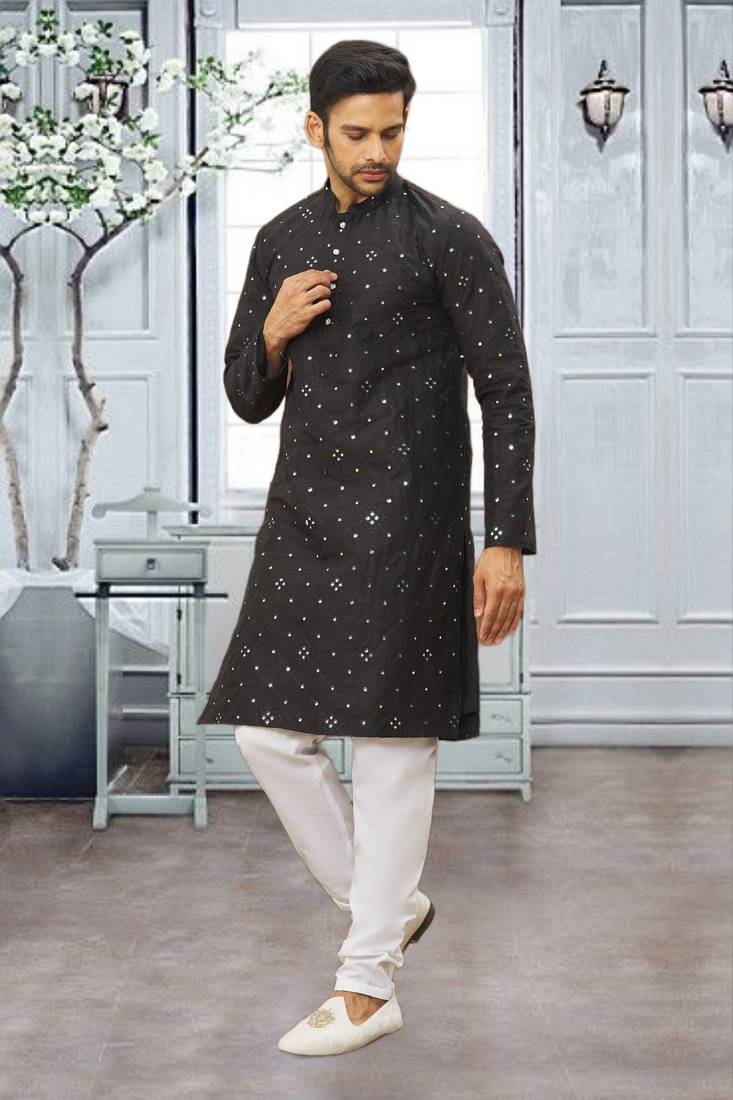 Men's black embroidered kurta pajama