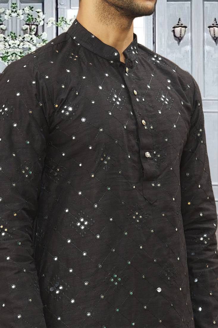 Men's black embroidered kurta pajama