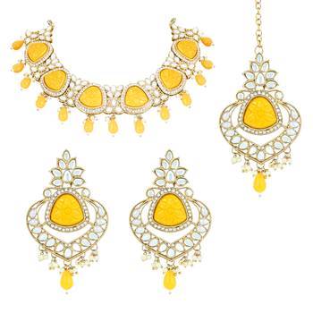 traditional pearl kundan & stone jewellery necklace set with maang tikka 2