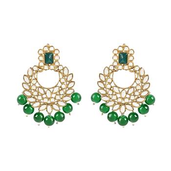 traditional pearl kundan choker jewellery necklace set with maang tikka for women and girls  4