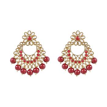 traditional kundan pearl drop bridal choker necklace with earrings & maang tikka jewellery set 4