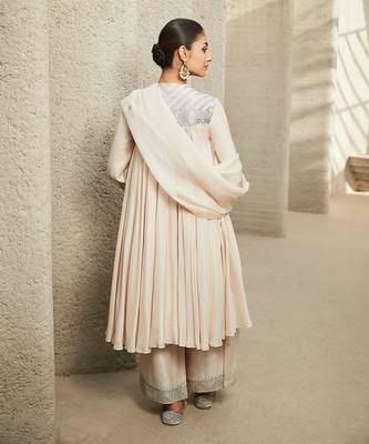 The classic ivory kurta set 3