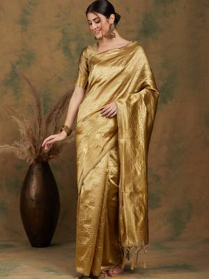 Gold Banrasi silk blend Saree with Designer Pallu 2