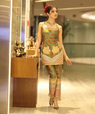 Dilruba Bageecha Kurta Fringe Pants Rangeen Work  1