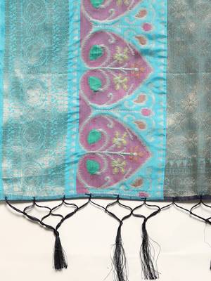 Navy Blue Banarasi silk blend zari Woven Saree With Unstitched Blouse 4