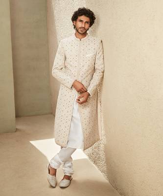 The modern indian offwhite sherwani 1