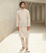 The mod-minimal offwhite kurta set