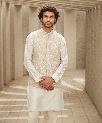 The new classic offwhite kurta set 3