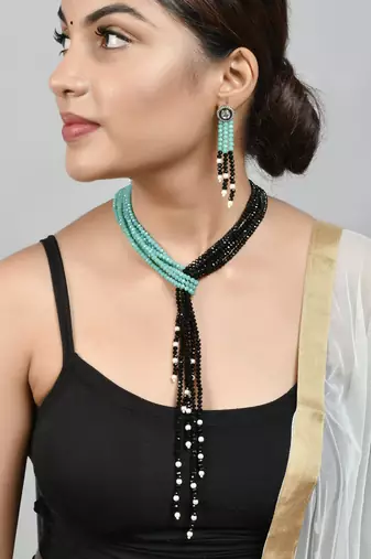 Multicolor tasselled jewellery set