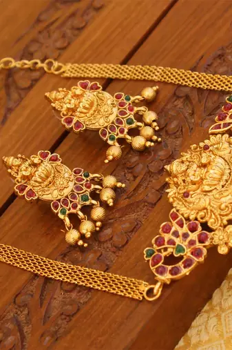 Matte finish lakshmi chocker set