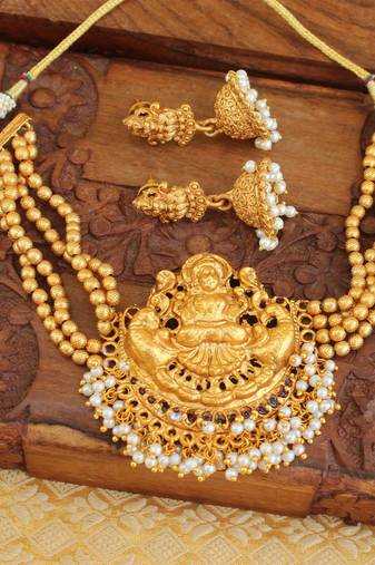 Matte finish temple necklace set