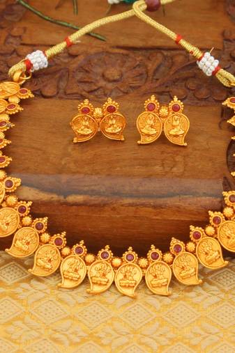 Matte finish temple necklace set