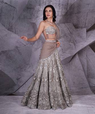 The Spree Embroidered Lehenga 3