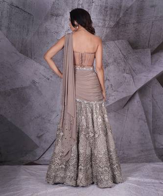 The Spree Embroidered Lehenga 4