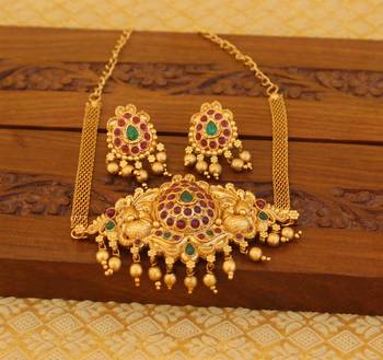 Matte finish peacock chocker set 1