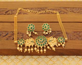 Matte finish peacock chocker set 1