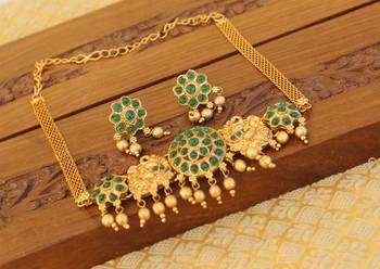 Matte finish peacock chocker set 2