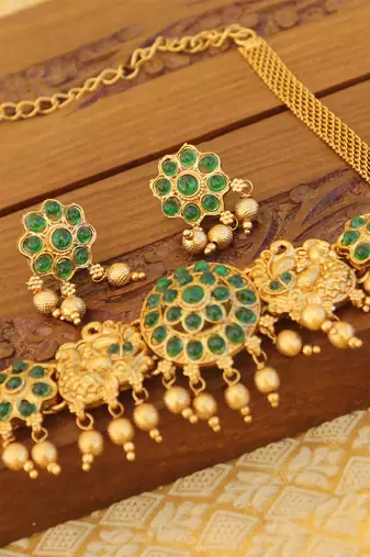 Matte finish peacock chocker set