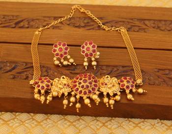 Matte finish peacock chocker set 1