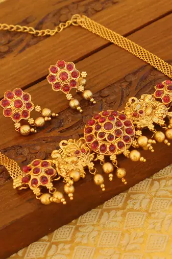Matte finish peacock chocker set