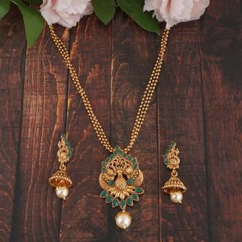Mansiyaorange matte gold green  peacock theme pendant chain jewellery 1