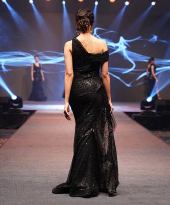 The elegant sequins black gown 3