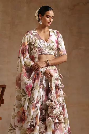 Gul Sufiyana White Lehenga Set