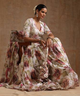 Gul Sufiyana White Lehenga Set 3