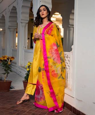 Yellow Cotton Silk Gotti Patta Kurta Set with Floral Dupatta 1