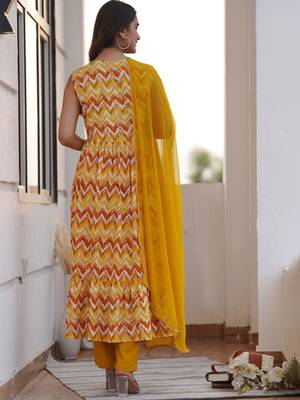 Hatheli chevron printed mirror work pure cotton straight kurta 3